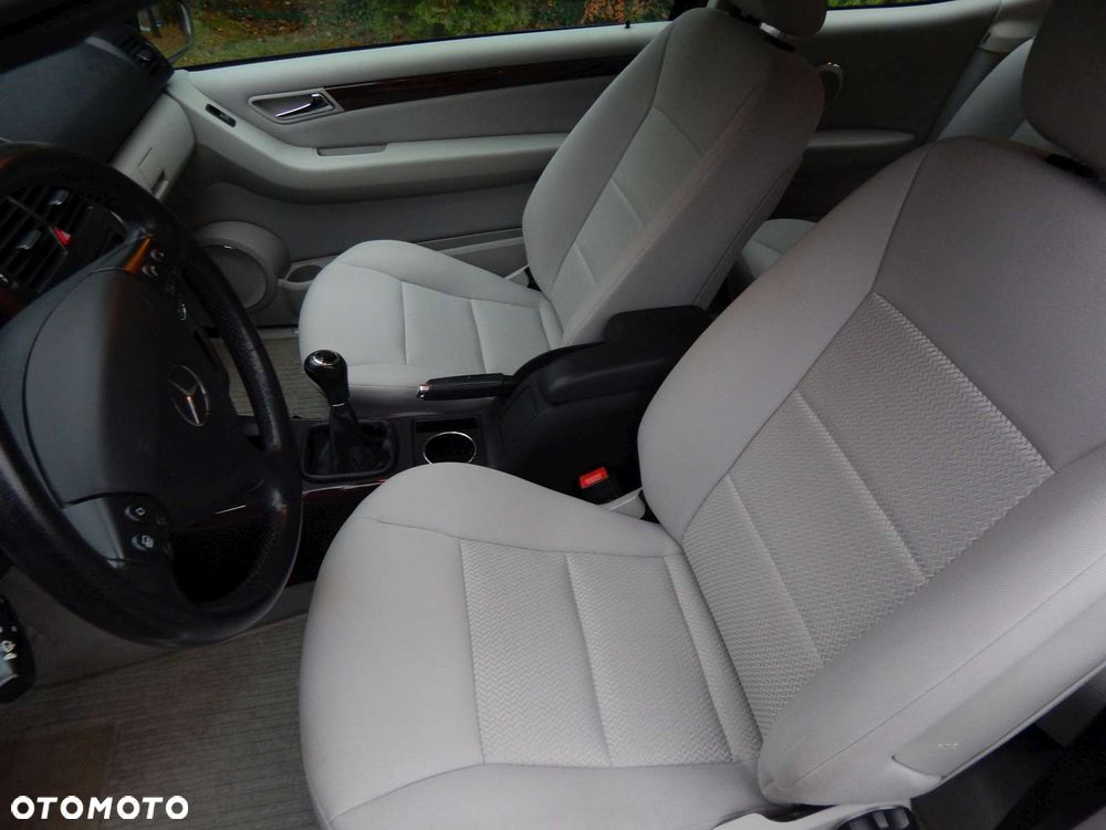 Mercedes-Benz Klasa A 150 Elegance First - 19