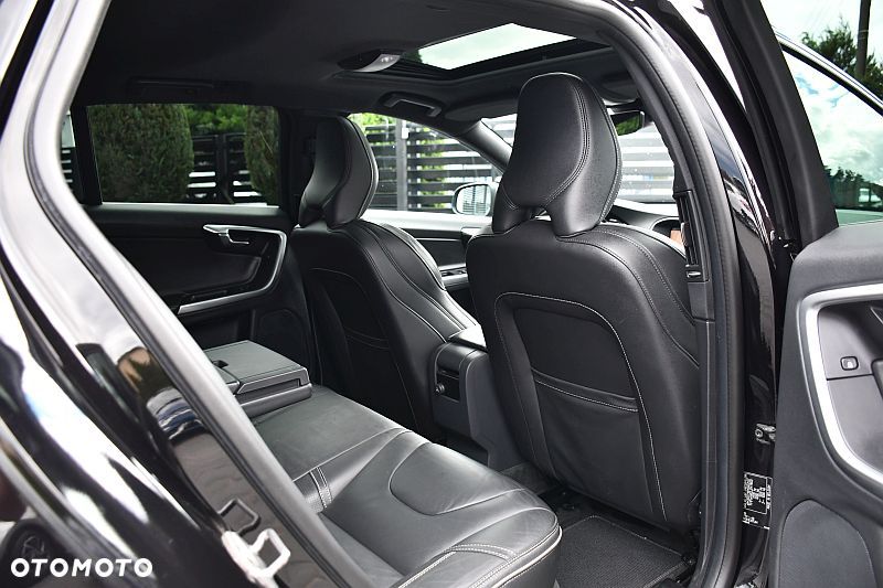 Volvo V60 D4 Geartronic RDesign - 22