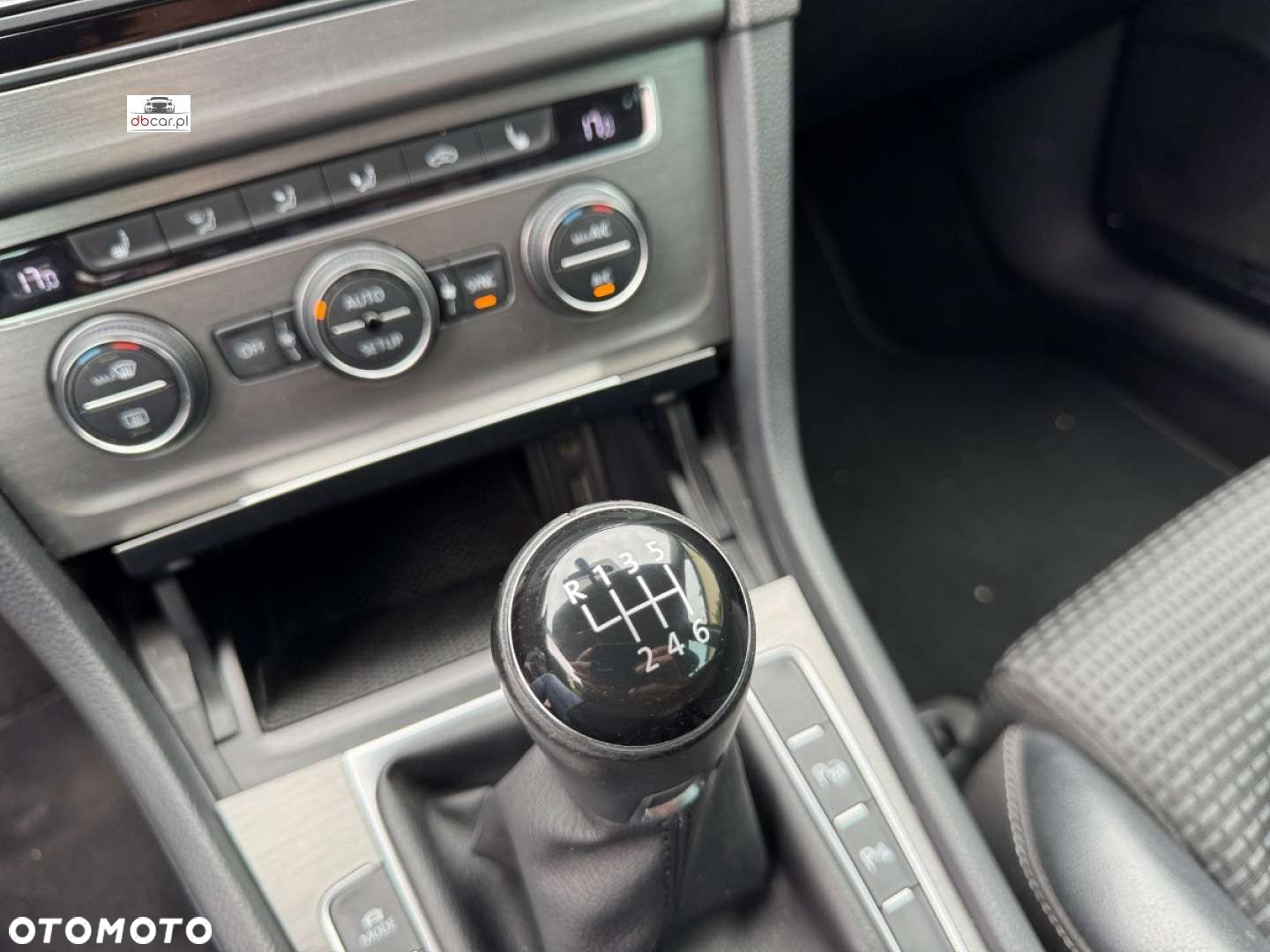 Volkswagen Golf - 29