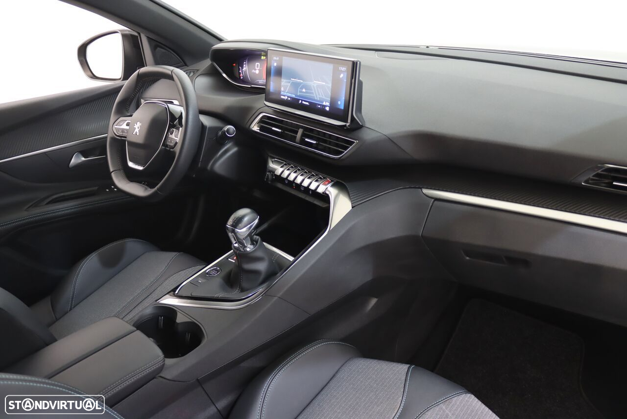 Peugeot 3008 1.2 PureTech Allure - 4
