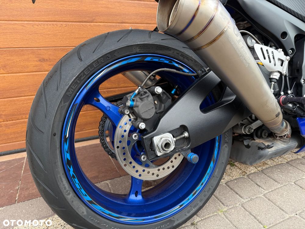 Suzuki GSX-R - 12