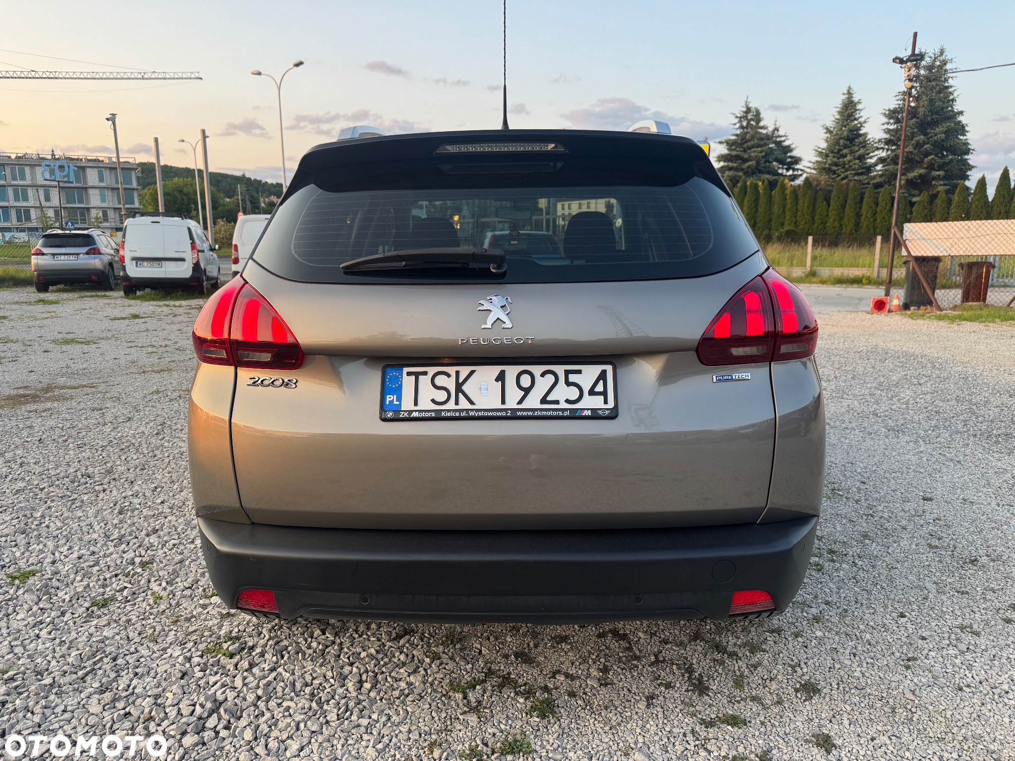Peugeot 2008 1.2 Pure Tech Active S&S - 9