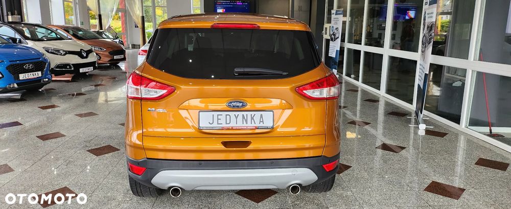 Ford Kuga 2.0 TDCi 2x4 Titanium - 4