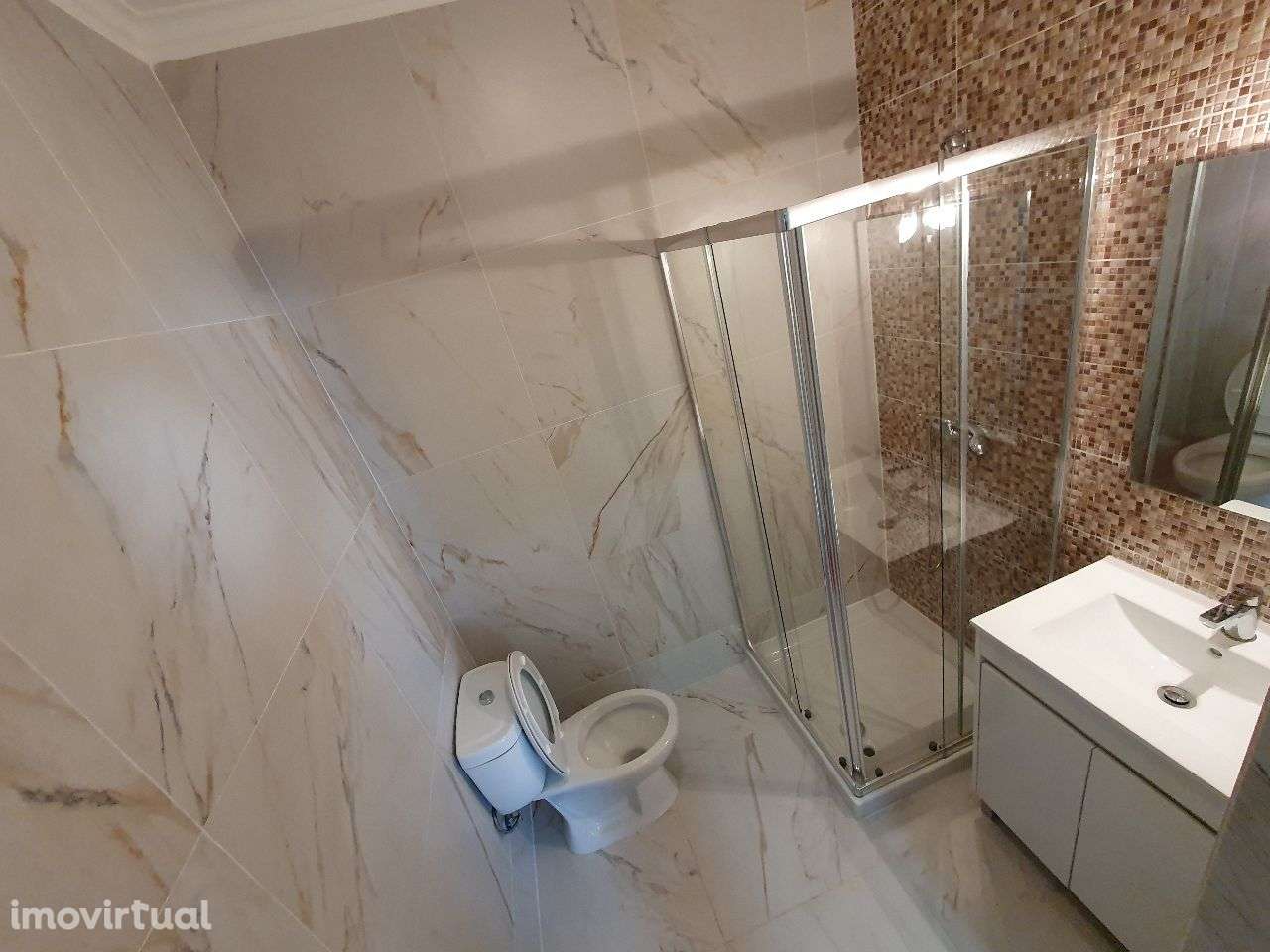 Apartamento T1+1 - renovado, c Garagem - Grande imagem: 4/8