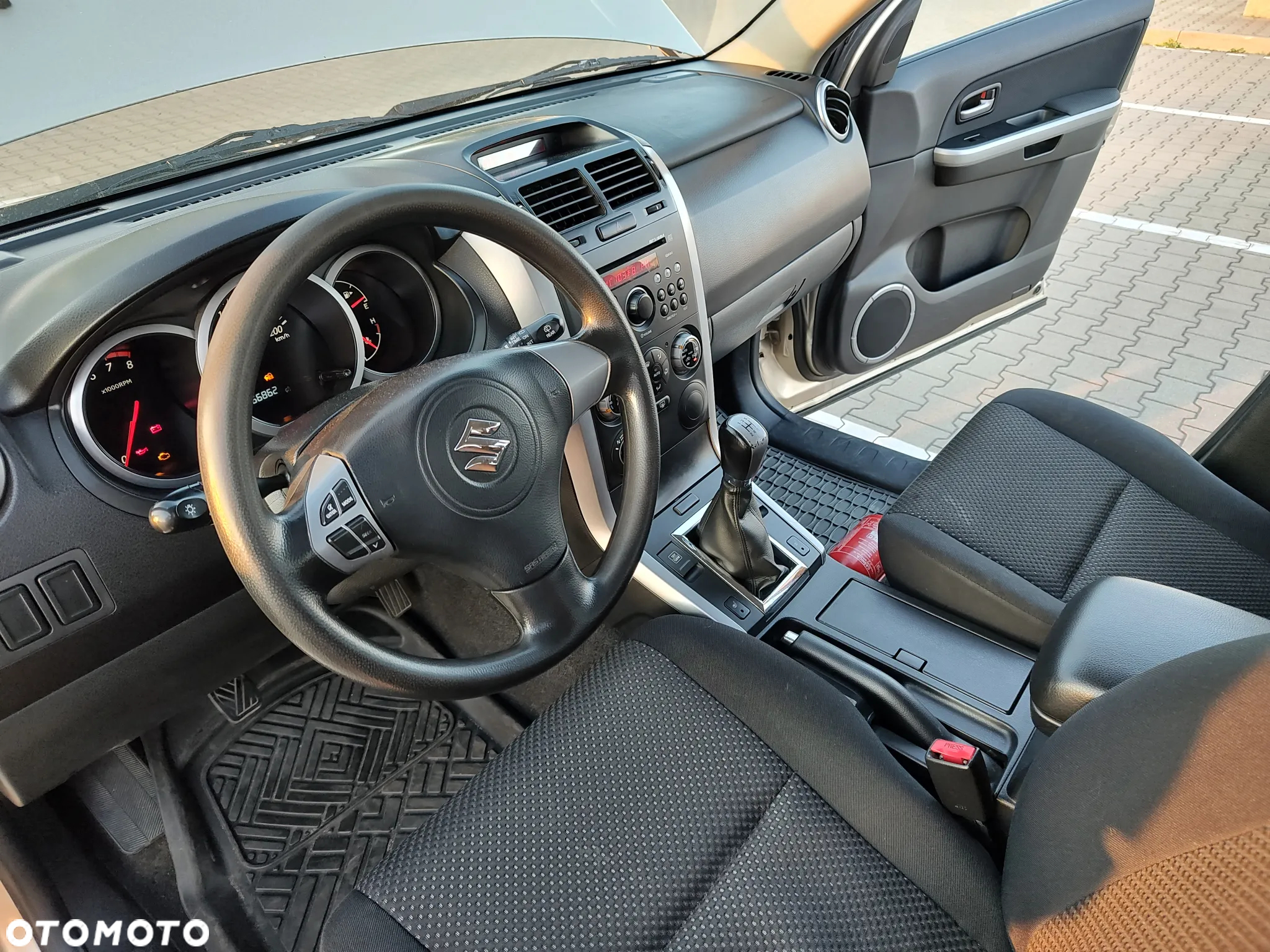 Suzuki Grand Vitara 2.0 - 9