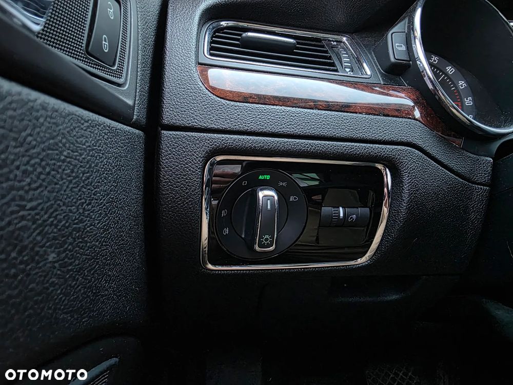 Skoda Superb 2.0 TDI DSG Exclusive - 10