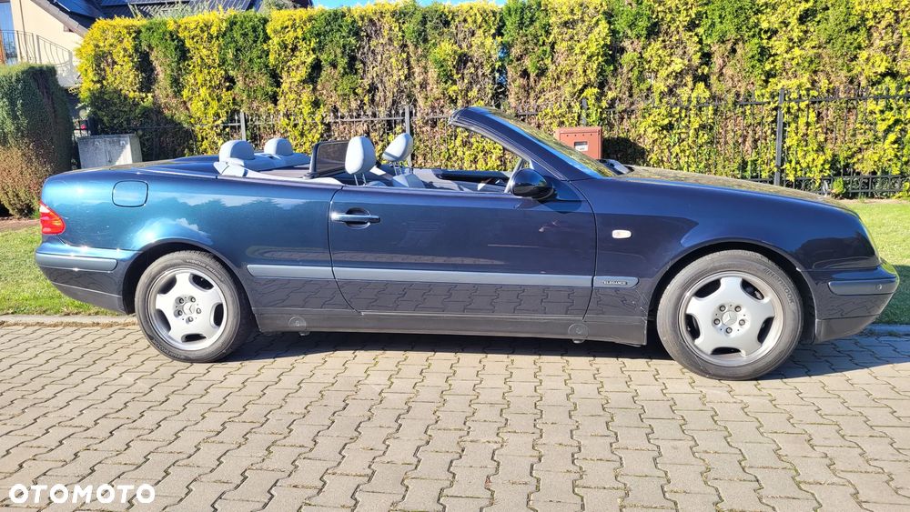 Mercedes-Benz CLK 320 - 3