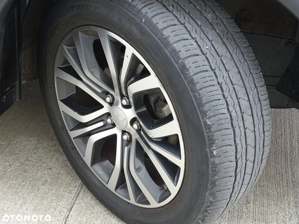 Mitsubishi Outlander 2.4 4WD CVT Instyle - 22