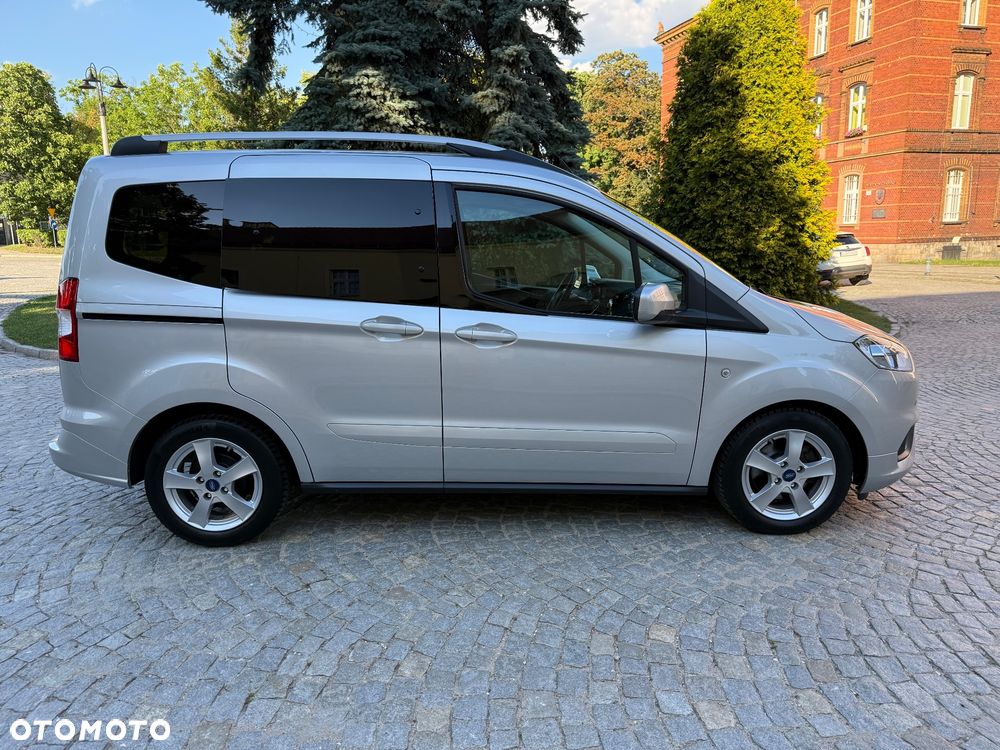 Ford Tourneo Courier 1.5 TDCi S&S Titanium - 10