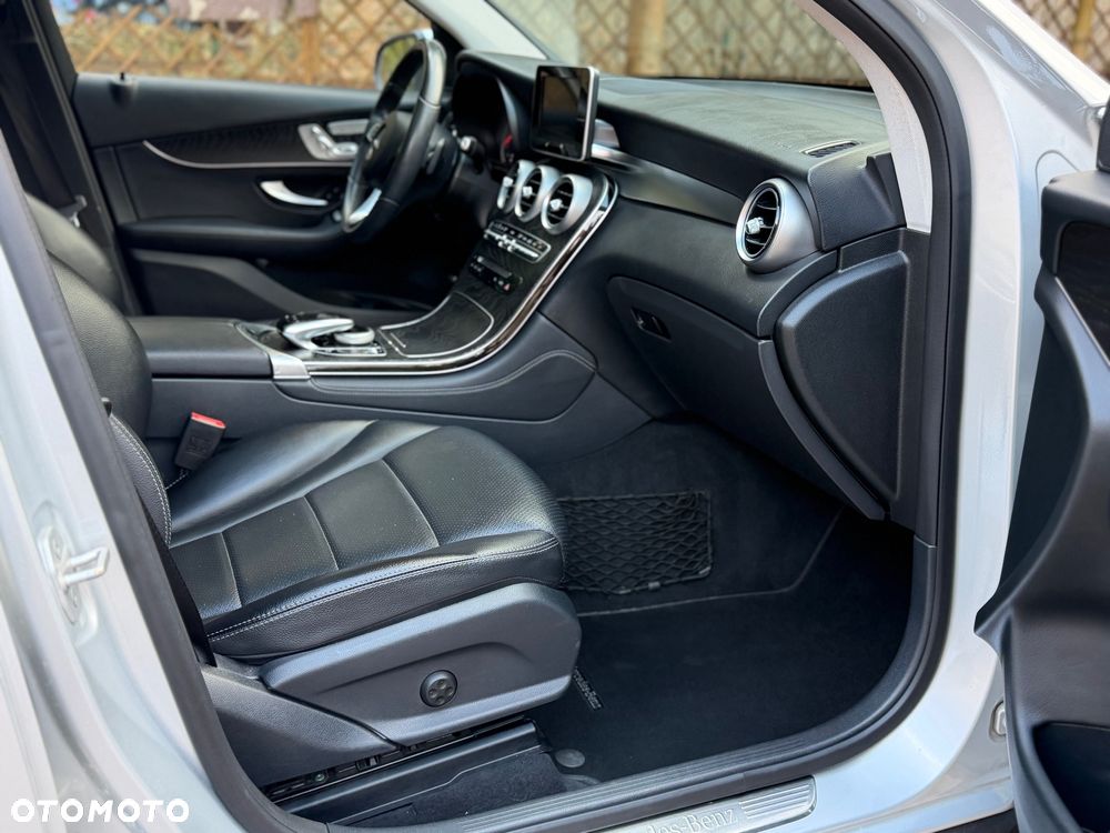 Mercedes-Benz GLC 300 4Matic 9G-TRONIC - 19