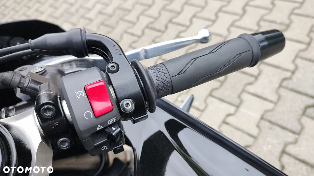 Yamaha R7 - 6