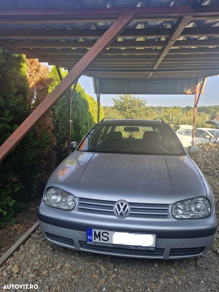Volkswagen Golf - 1