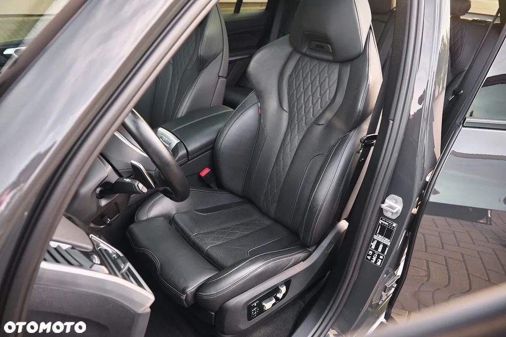 BMW X5 M50i - 26