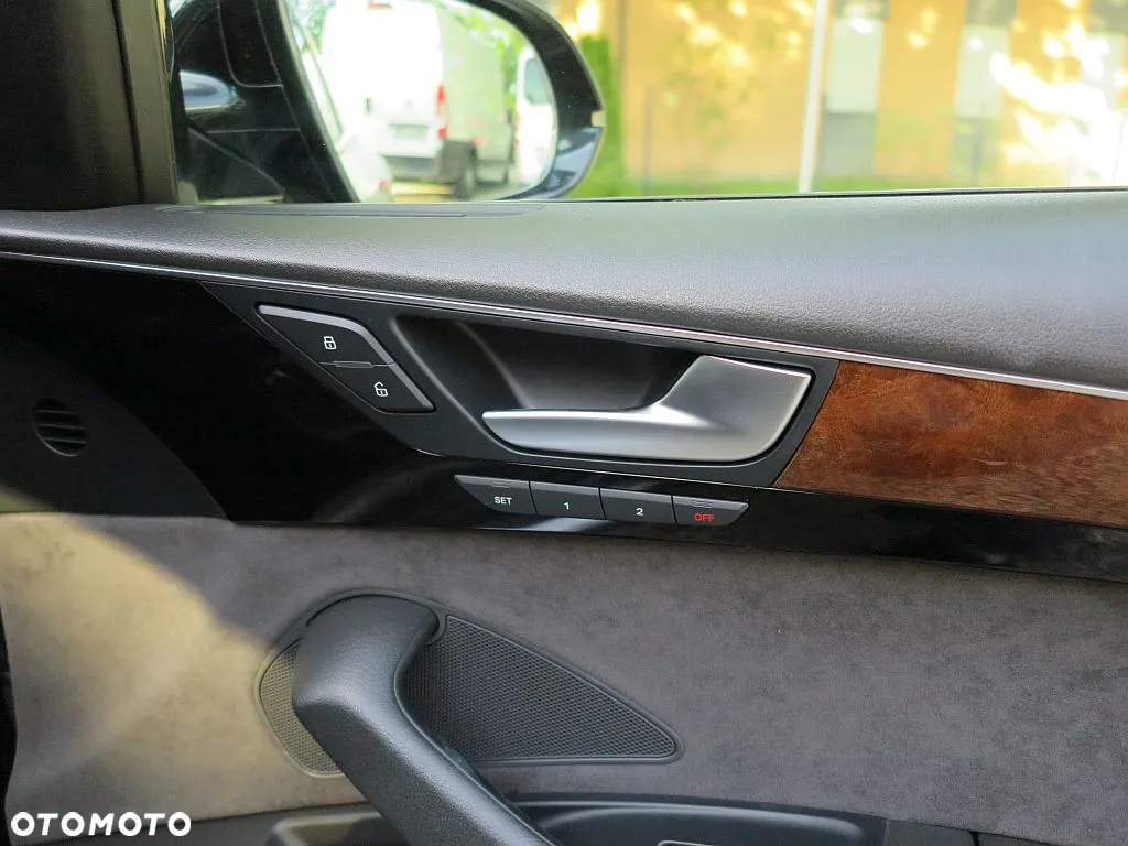 Audi A8 3.0 TDI DPF quattro tiptronic - 25