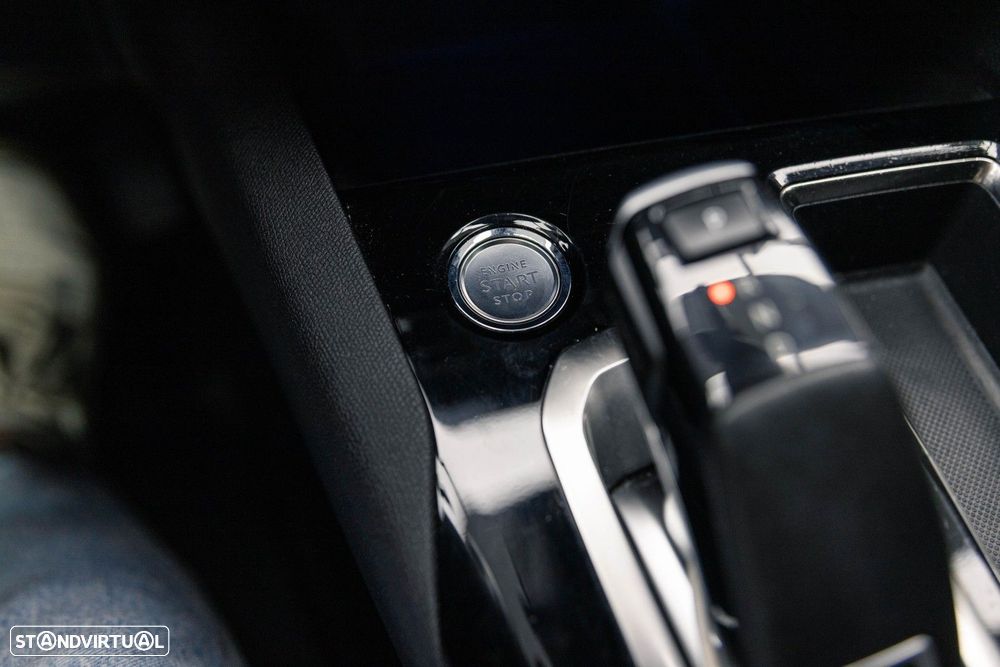 Peugeot 5008 1.5 BlueHDi Allure EAT8 - 42