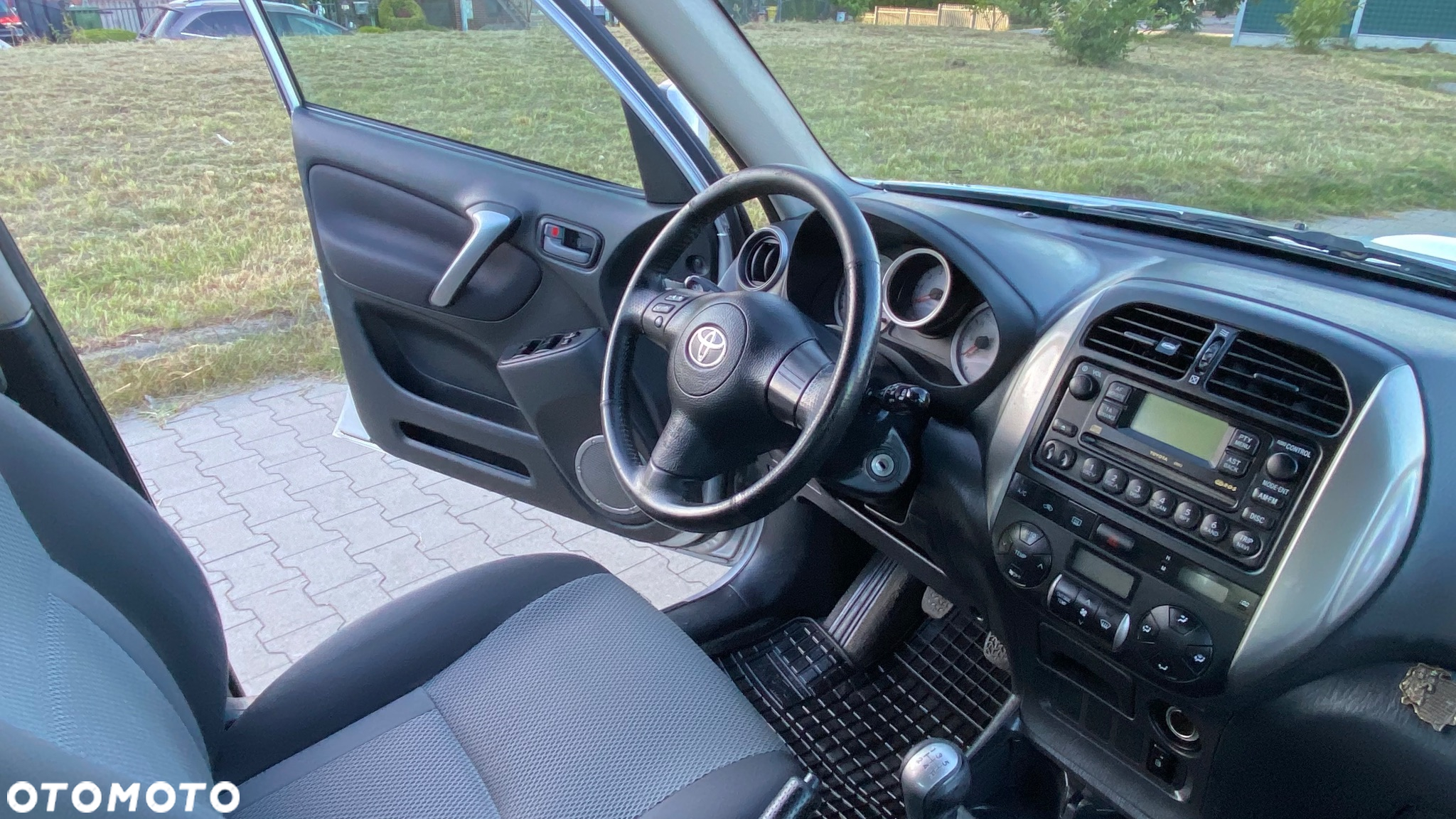 Toyota RAV4 - 13