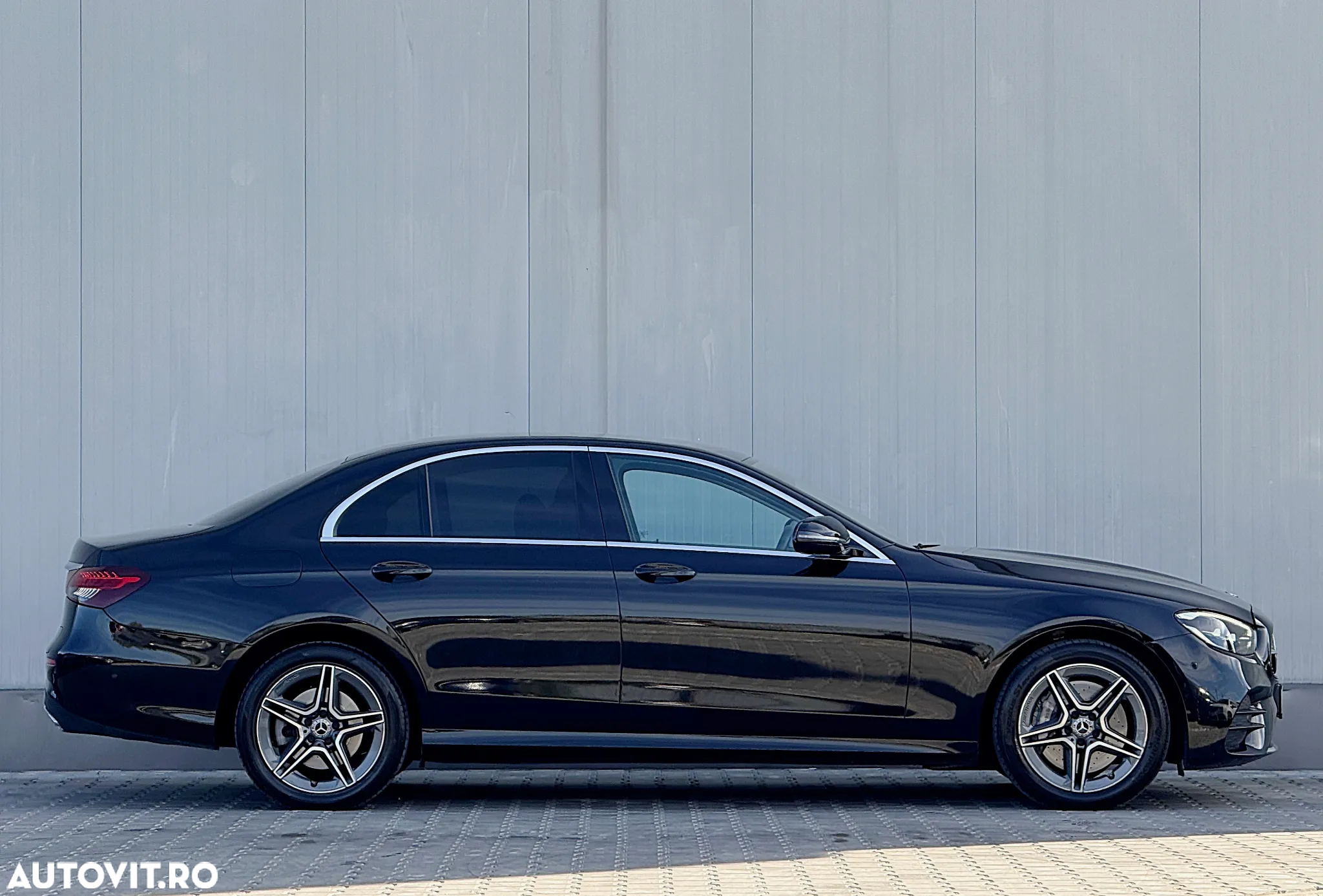 Mercedes-Benz E 300 de 9G-TRONIC AMG Line - 9