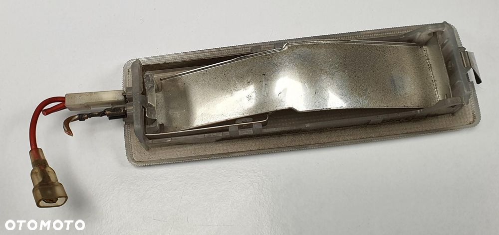 LAMPKA OŚWIETLENIE WNĘTRZA MERCEDES W126 - 2