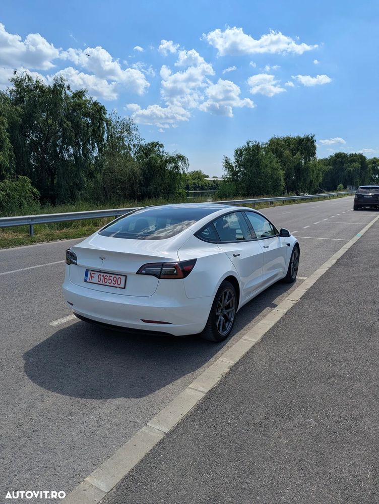 TESLA Model 3 2022 — imagine 5