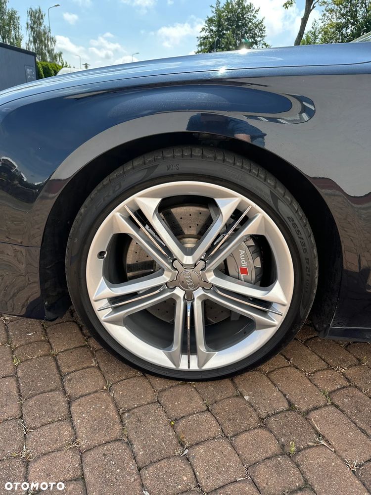 Audi S8 - 10