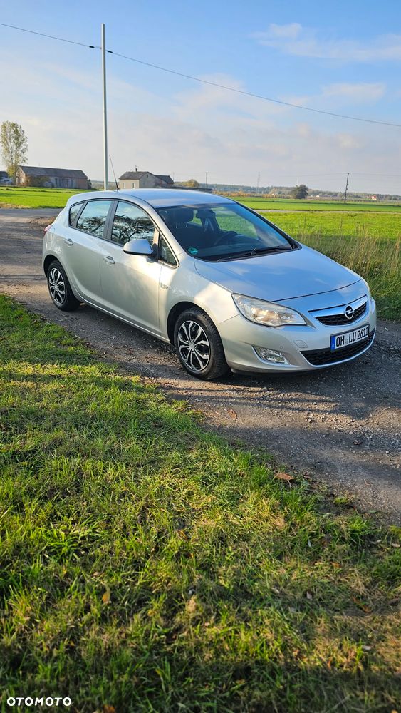Opel Astra 1.6 Design Edition - 9