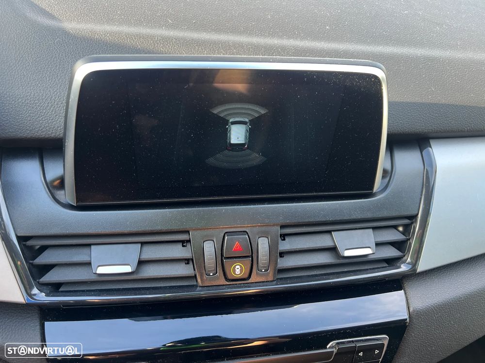 BMW 216 Gran Tourer - 12