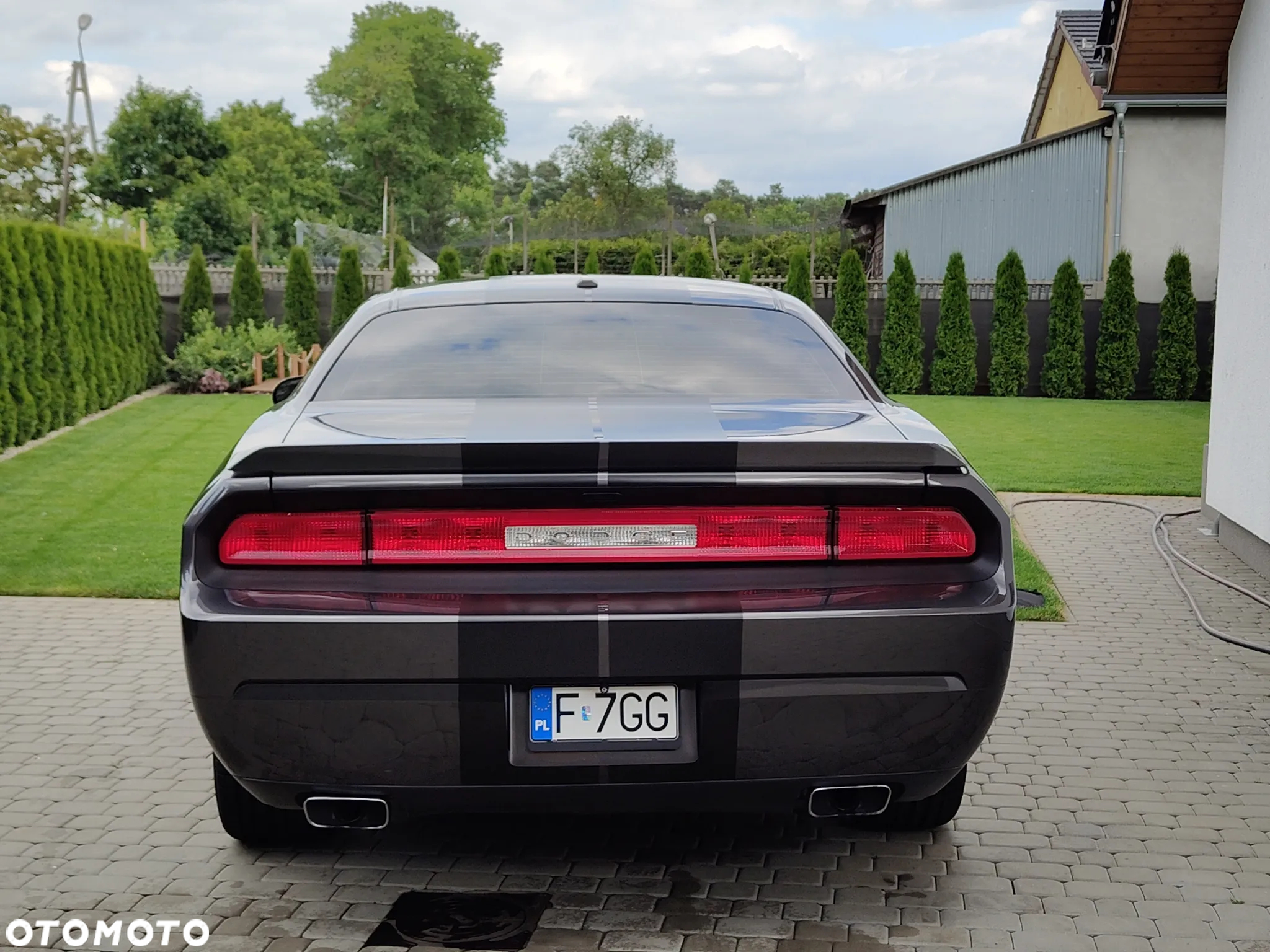 Dodge Challenger - 12