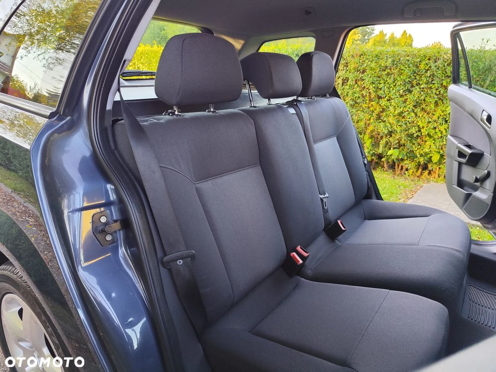 Opel Astra 1.6 Caravan Catch me now - 34