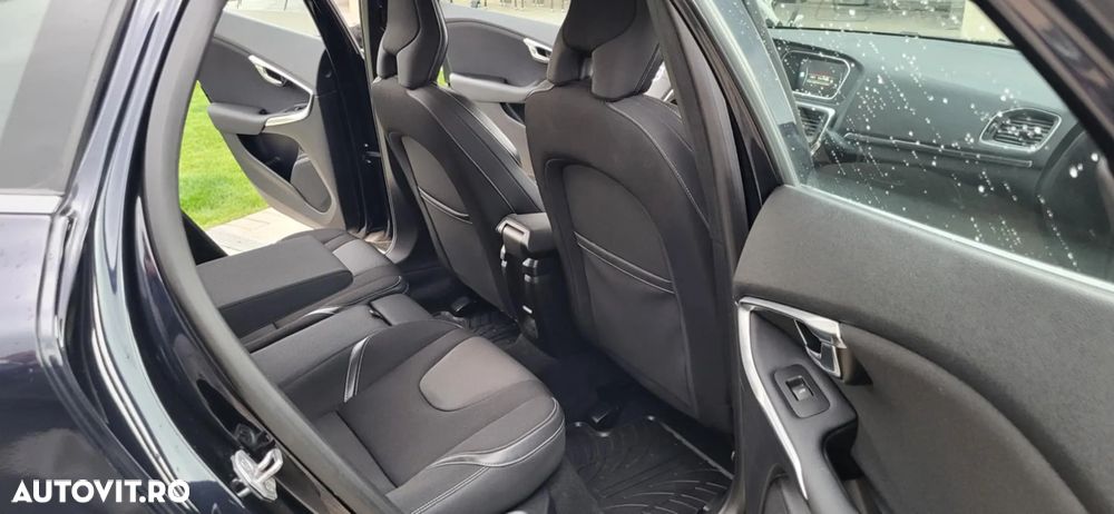Volvo V40 - 10