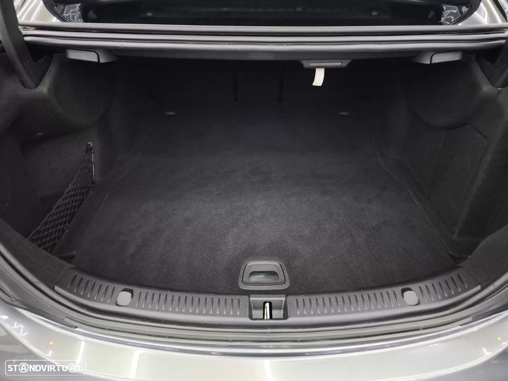 Mercedes-Benz E 220 d 9G-TRONIC AMG Line - 18