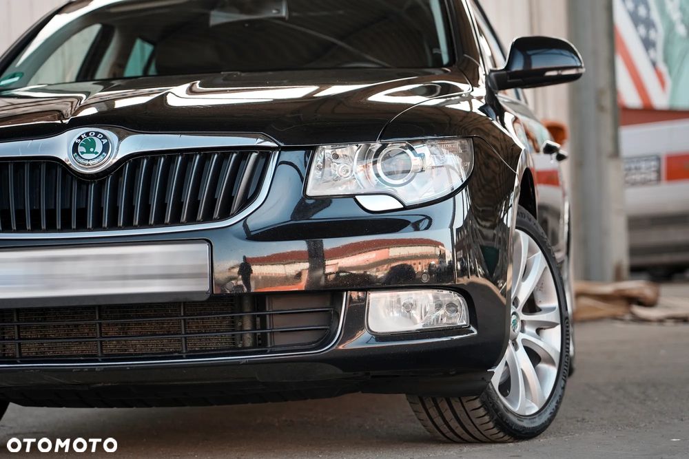 Skoda Superb 2.0 TDI DSG FAMILY - 9