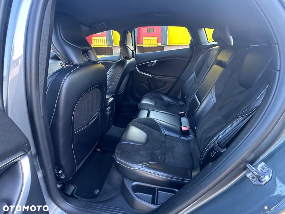 Volvo V40 D2 Drive-E R-Design Momentum - 12