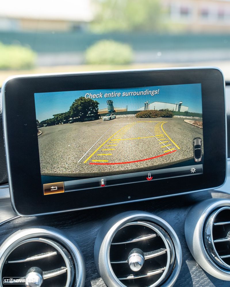 Mercedes-Benz C 220 d Coupe 4Matic 9G-TRONIC AMG Line - 27