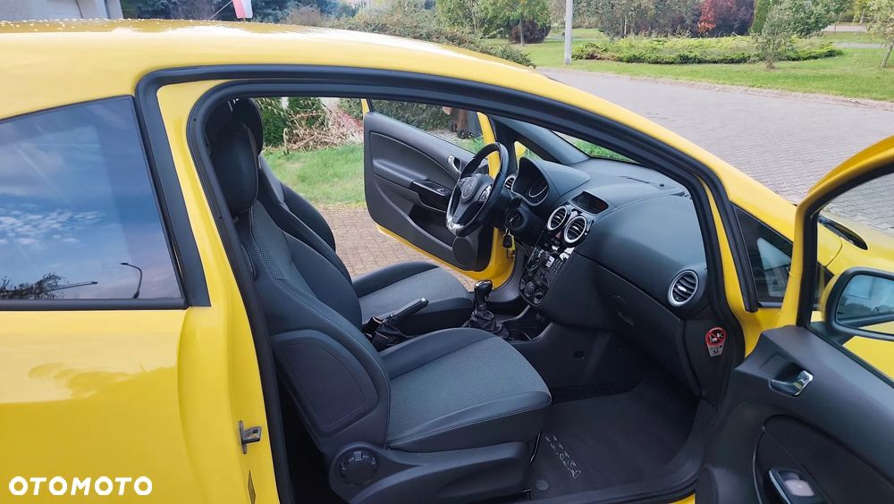 Opel Corsa 1.2 16V Sport - 29