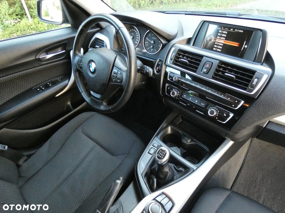 BMW Seria 1 118i Sport Line - 32