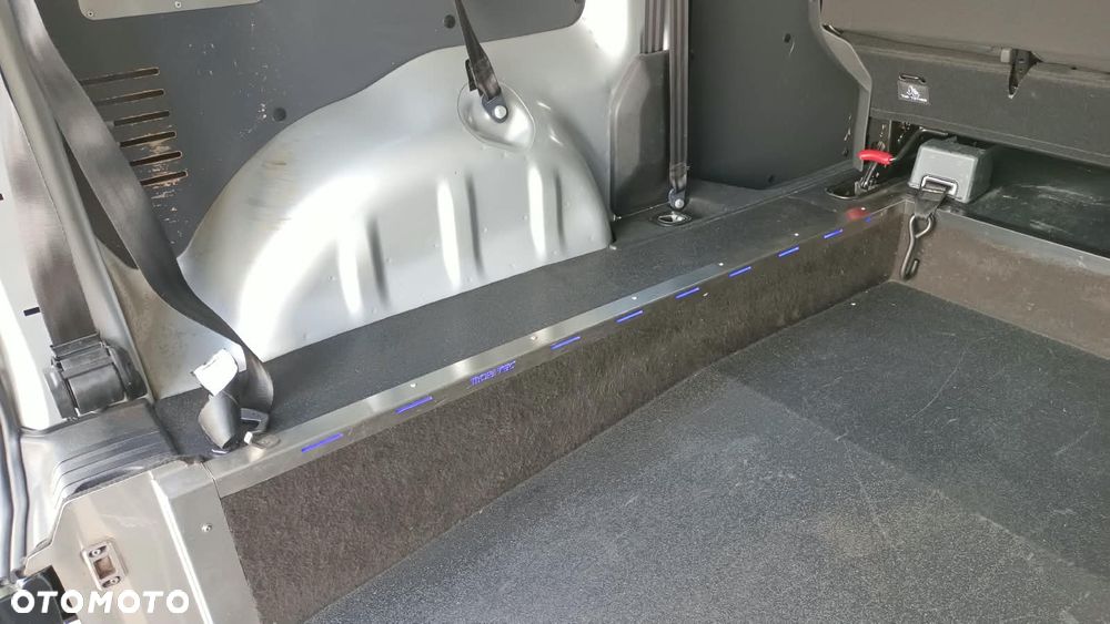 Peugeot Traveller L1 2.0 EAT6 Business - 11