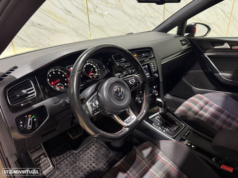 VW Golf 2.0 TSi GTi DSG Performance - 21