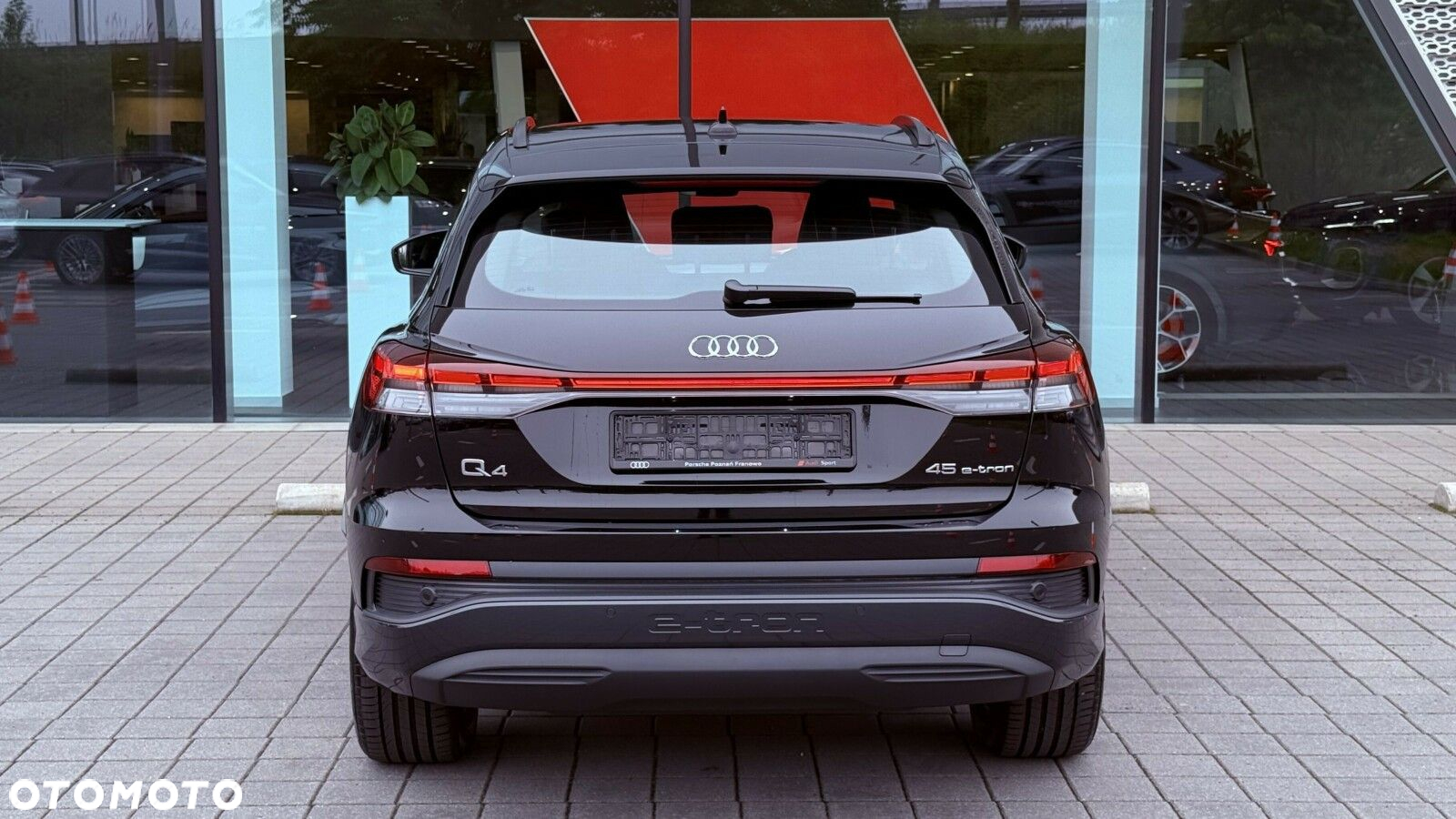 Audi Q4 e-tron - 10