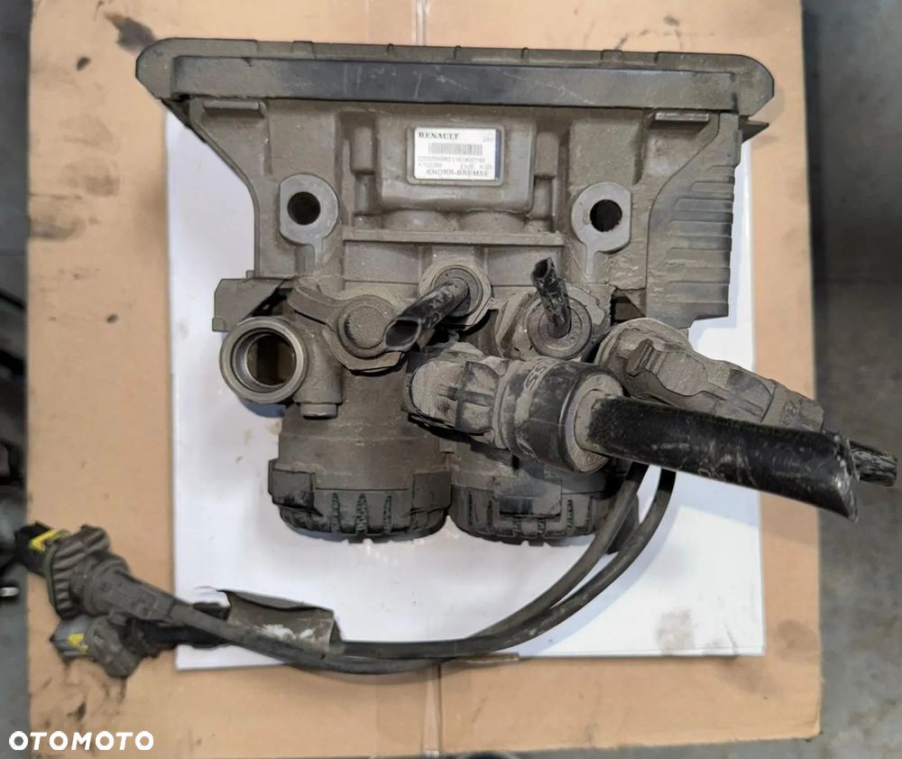 zawór hamulcowy renault gama T volvo FH 22225564, 22225566, 21122038 - 4