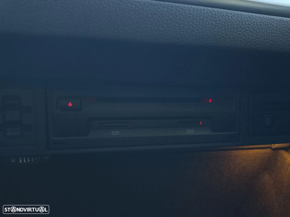 VW Golf Variant 1.6 TDi R-Line - 29