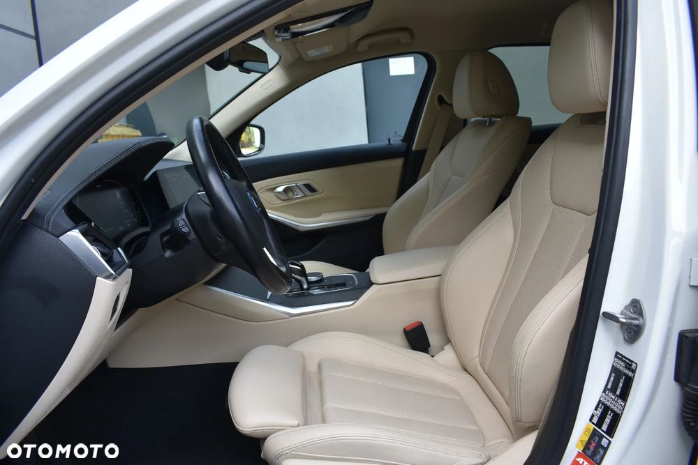 BMW Seria 3 320e Luxury Line - 20
