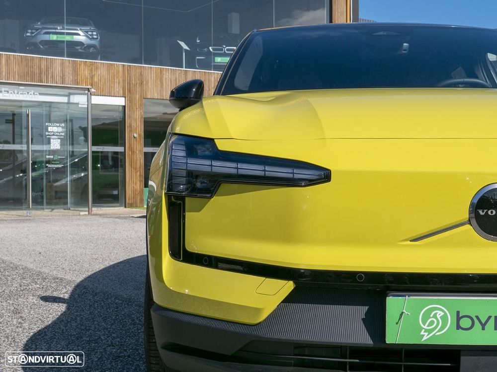 Volvo EX30 Single Motor Extended Range RWD Plus - 9