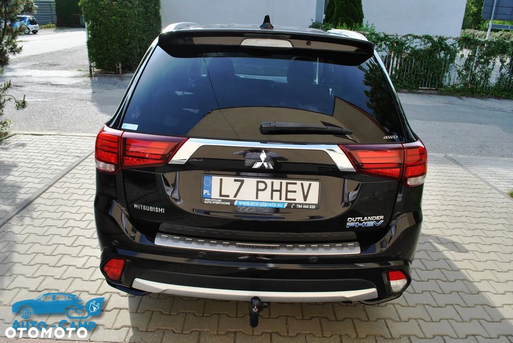 Mitsubishi Outlander Instyle NAVI + - 14