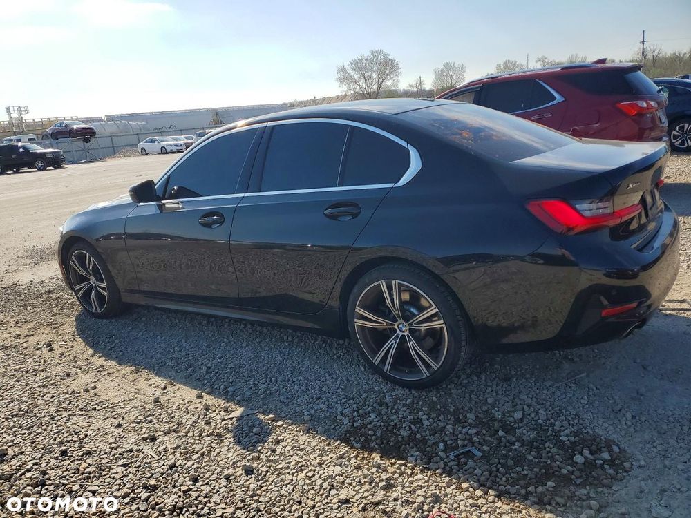 BMW Seria 3 330i xDrive Sport Line - 3