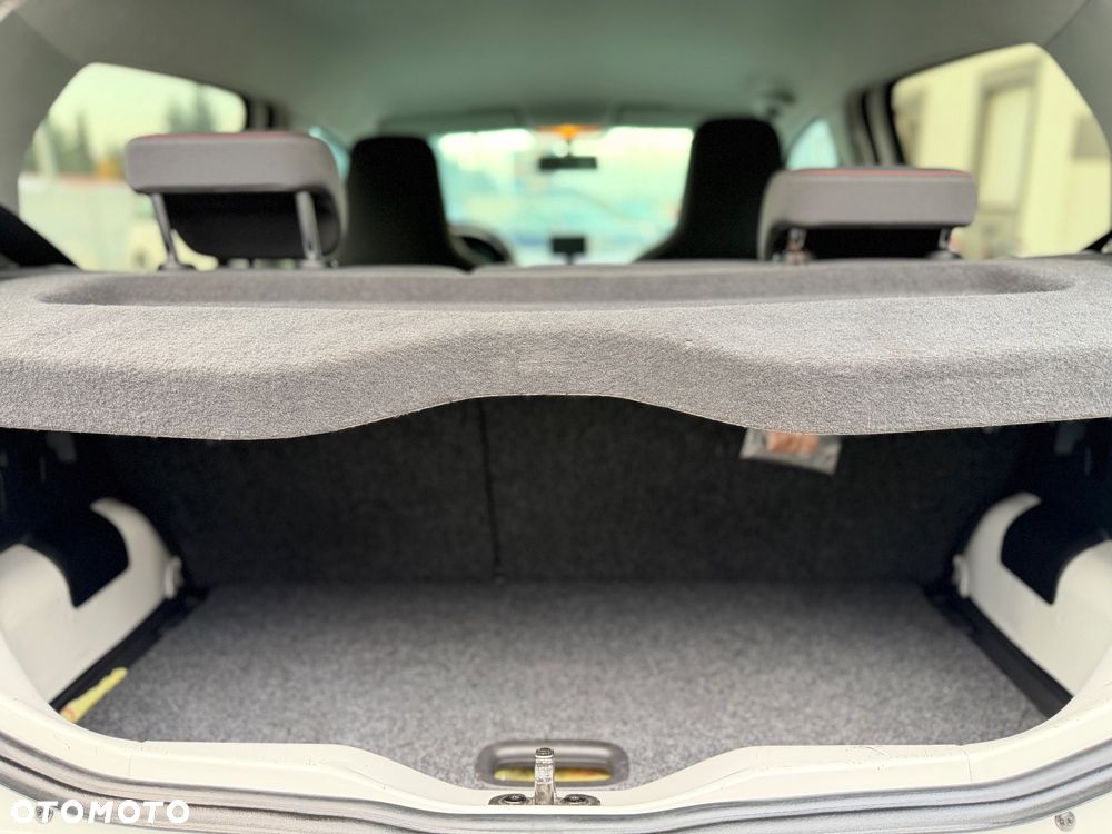 Volkswagen up! BlueMotion Technology street - 24