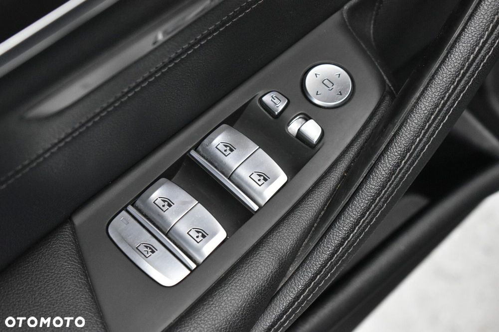 BMW Seria 5 520d xDrive MHEV M Sport sport - 9