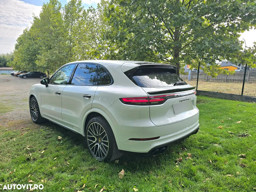 Porsche Cayenne - 5