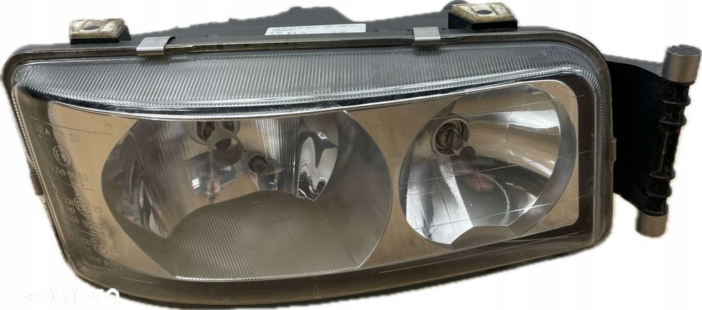 MAN TGS TGX LIONS CITY LAMPA REFLEKTOR PRAWA PRZÓD 5690200028 16.01.18 - 2