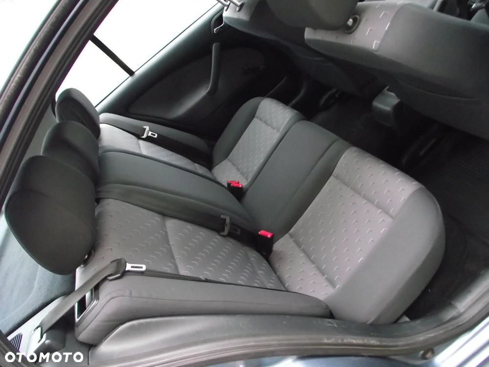 Skoda Octavia 1.6 Tour - 19