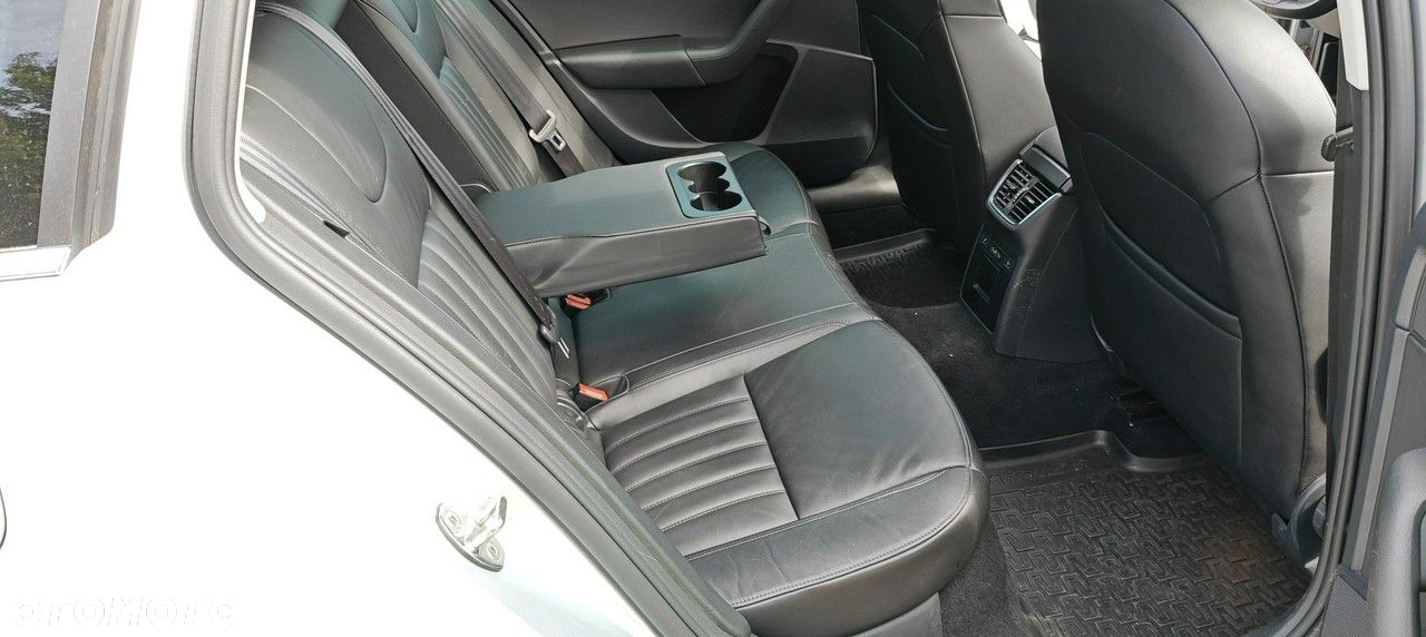 Skoda Octavia 1.6 TDI DSG Premium Edition - 9